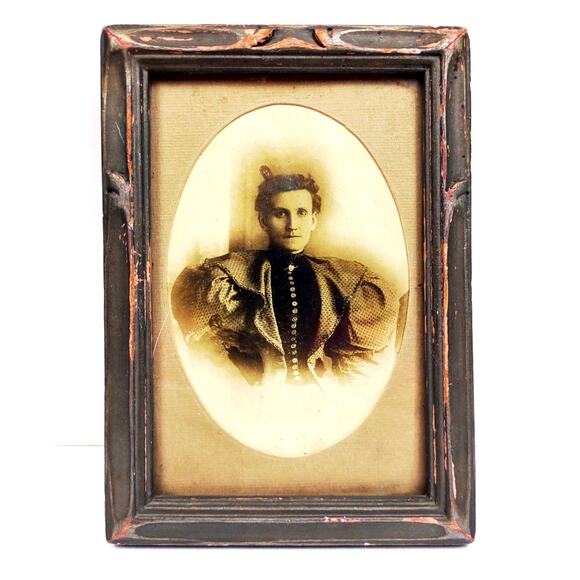 Antique Framed Victorian Woman Oval Photograph Sepia Portrait 5x7 Hanging Sketch - Picture 1 of 7